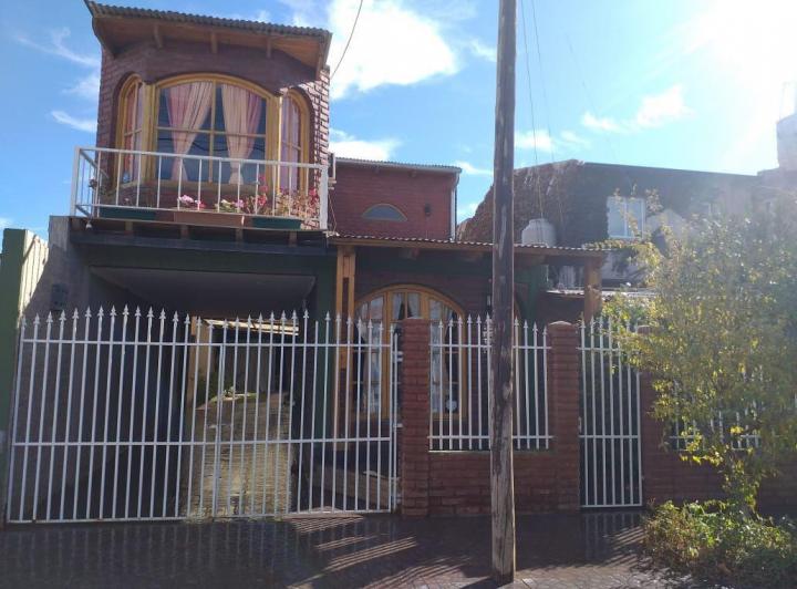 Casa · 264m² · 6 Ambientes · 5 Cocheras