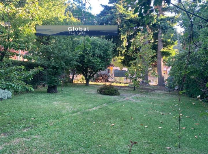 Casa · 383m² · 8 Ambientes · 2 Cocheras