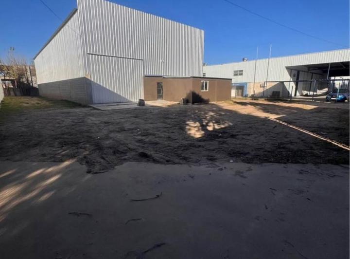 Local comercial · 540m² · 2 Ambientes · 1 Cochera