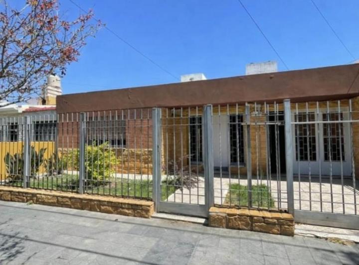 Casa · 118m² · 4 Ambientes · 2 Cocheras