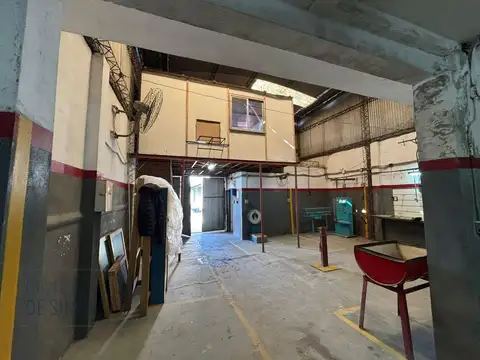 Galpón en Venta en Lanus Este, Lanus