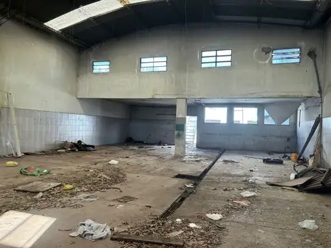 Galpón en Venta en Lanus Este, Lanus