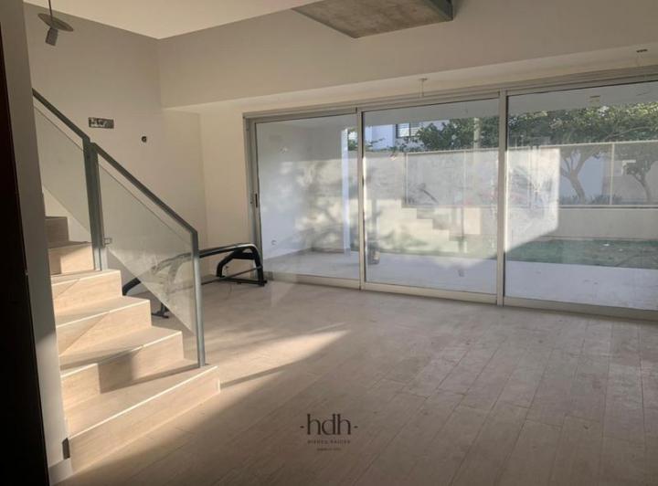 Casa · 144m² · 5 Ambientes · 1 Cochera