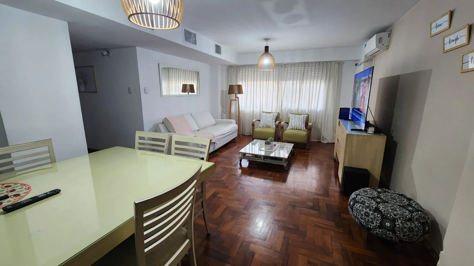 Centro, piso exclusivo de 3 dor. amoblado, generosos ambientes con patio!