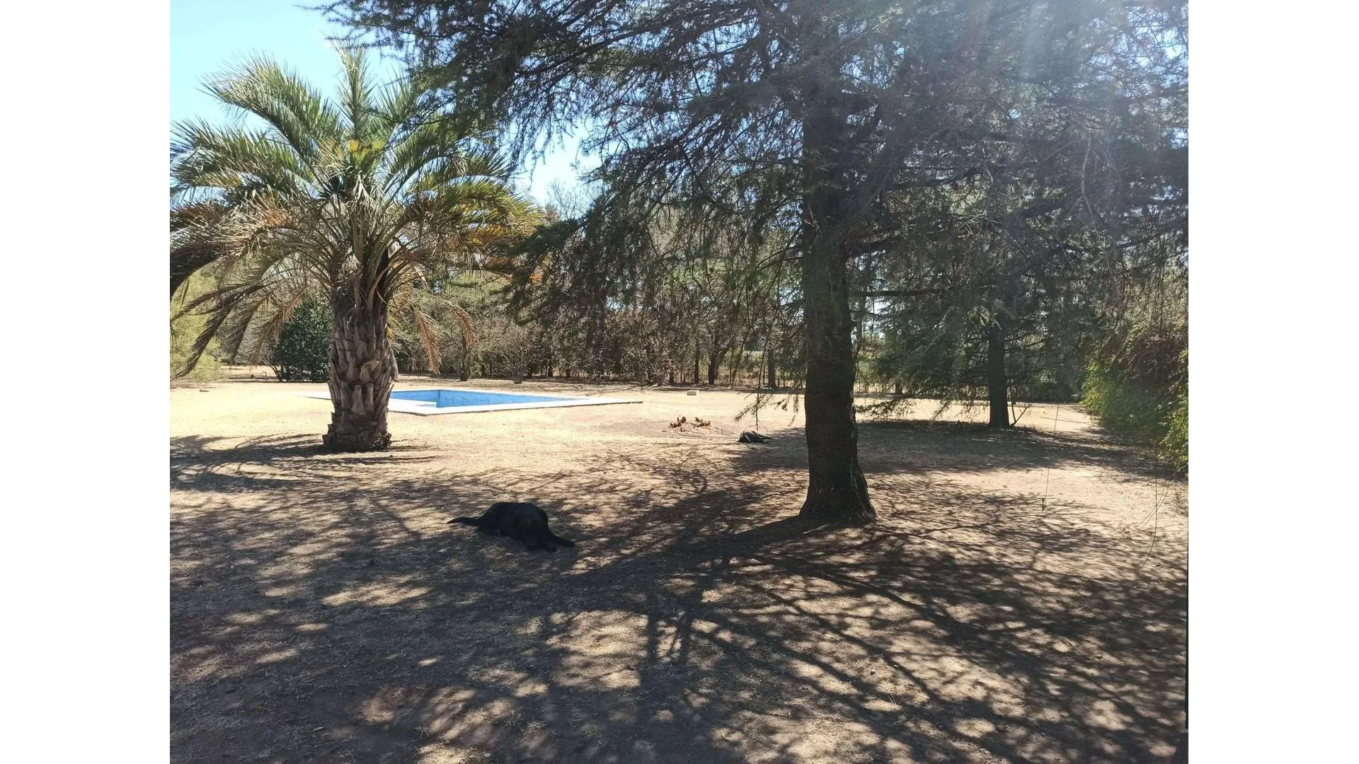 LA CAROLINA - Pque arbolado de 2500m² Casa de 238m²/ Pileta