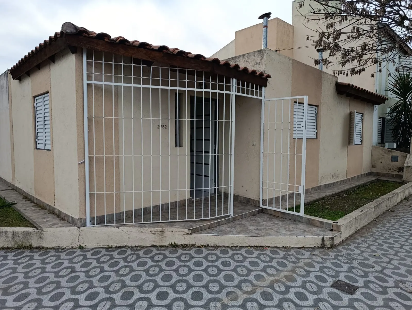 EXCEPCIONAL DUPLEX MEJOR ZONA DE BARRIO ROSEDAL A 3 CUADRAS DE AV. FUERZA AEREA