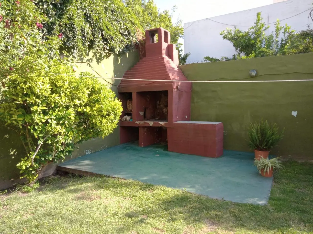 Bº San Martín - Gran casa con patio, asador y quincho cubierto - 3 dormitorios - MP