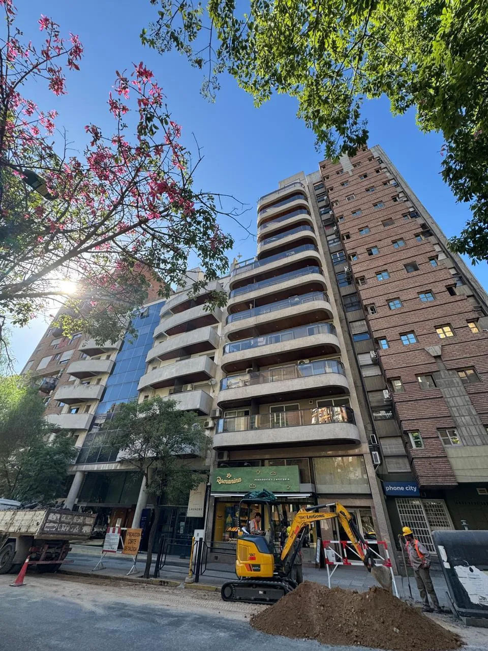 A MTS DE PLAZA ESPAÑA (AV.AMBROSIO OLMOS 650)