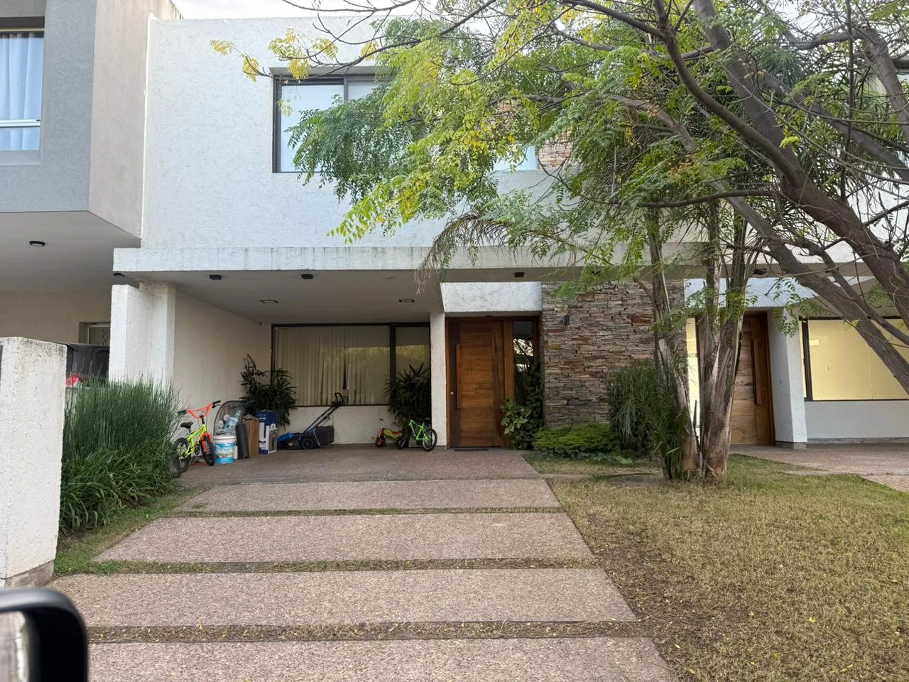 EXCELENTE DUPLEX CLAROS DEL BOSQUE