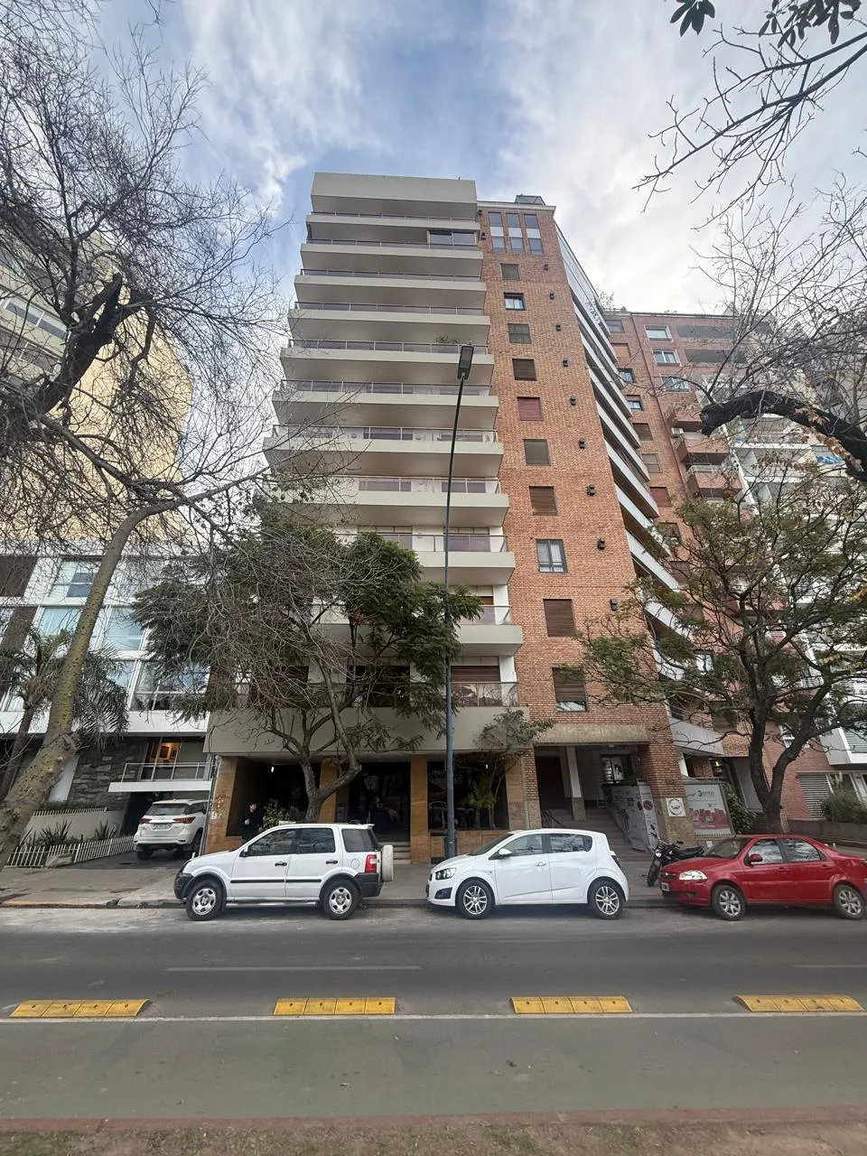 EN VENTA DPTO DE DOS DORMITORIOS, INTERNO, PISO 7 NUEVA CORODBA- FRENTE PARQUE T...