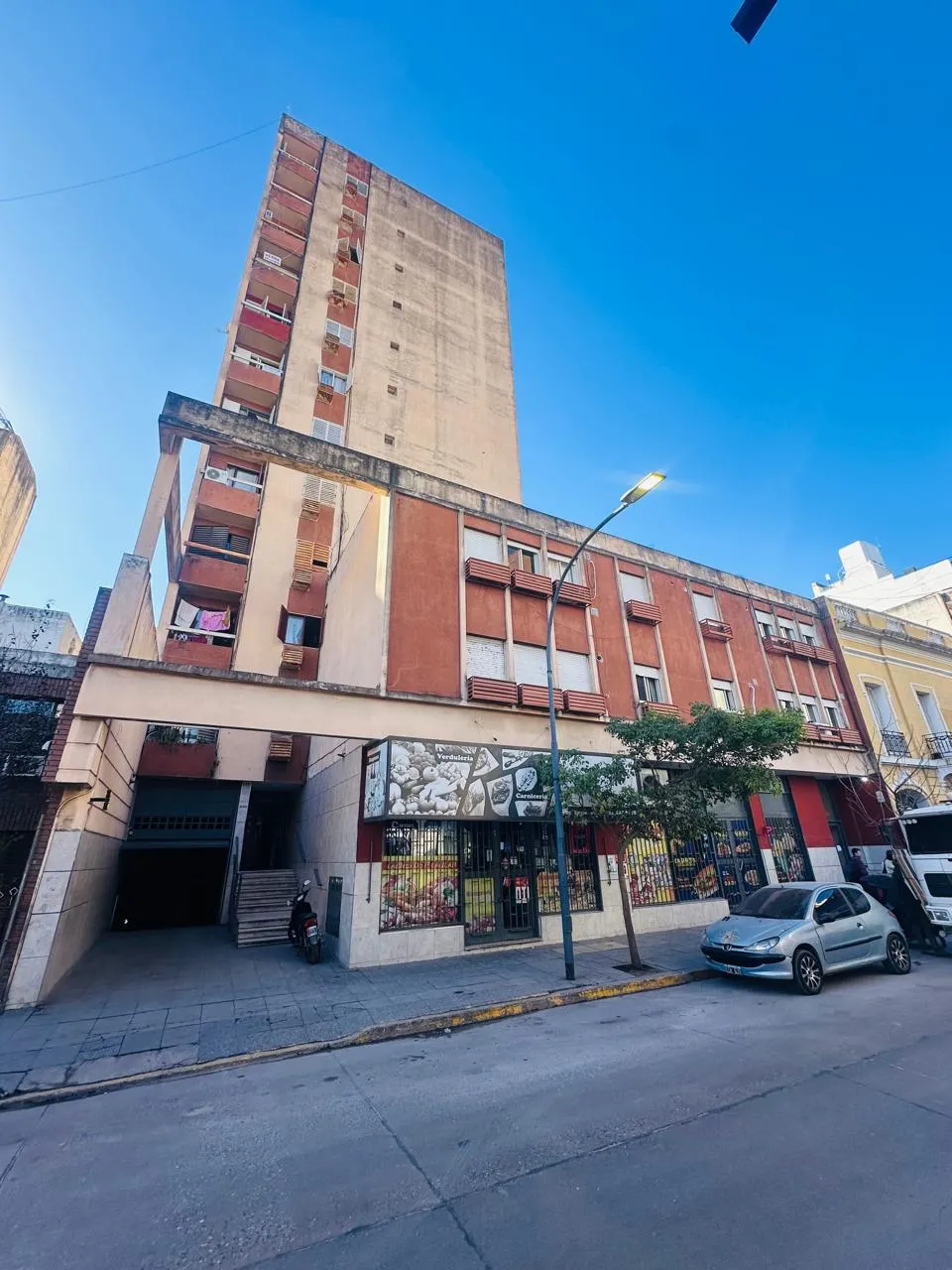 DEPARTAMENTO EN VENTA DOS DORMITORIOS COCHERA B° ALBRDI