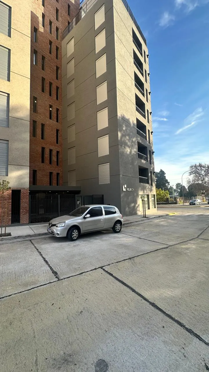 EXCLUSIVO DEPARTAMENTO DE 1 DORMITORIO EN PILAY 21 – FRENTE A DINOSAURIO MALL - BV. PERON 950.