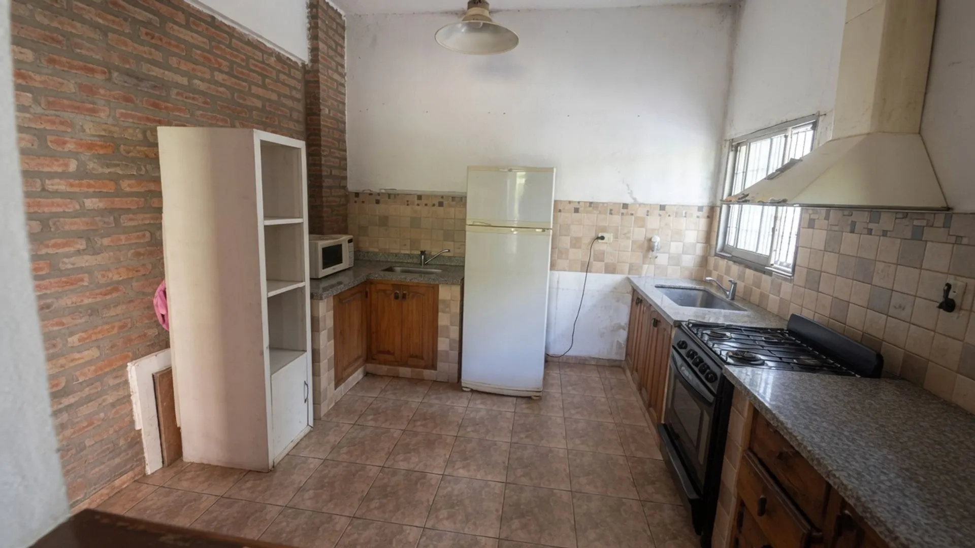 CASA CORDOBA VILLA ALLENDE PARQUE 2 DORMI COCHERA PATIO OPORTUNIDAD TERRENO 600 M2 VENTA