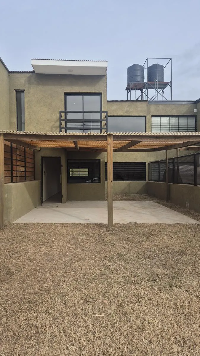 OPORTUNIDAD!! DUPLEX DE 3 DORMITORIOS Y PILETA