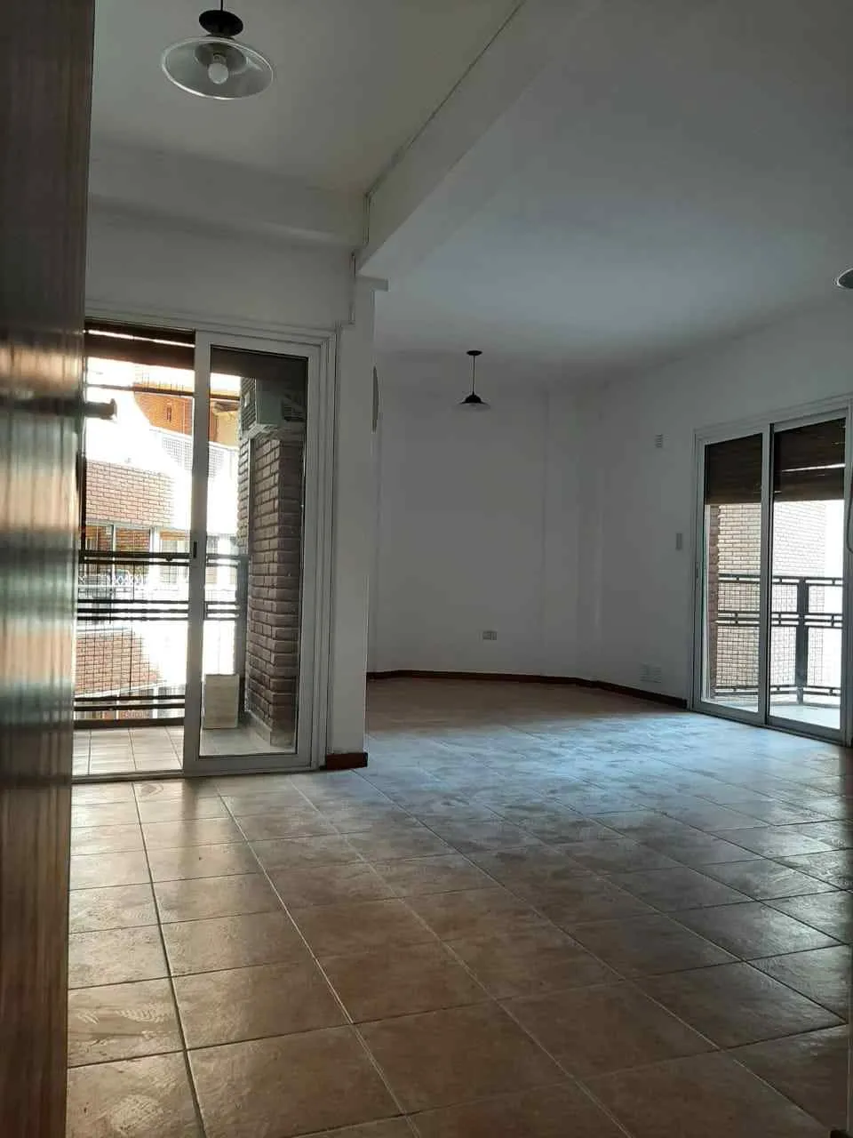UN DORMITORIO +  BALCON