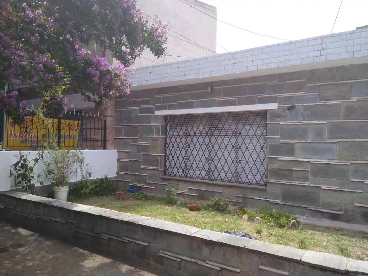 Bº JARDIN ALQ CASA USO COMERCIAL/OFICINAS