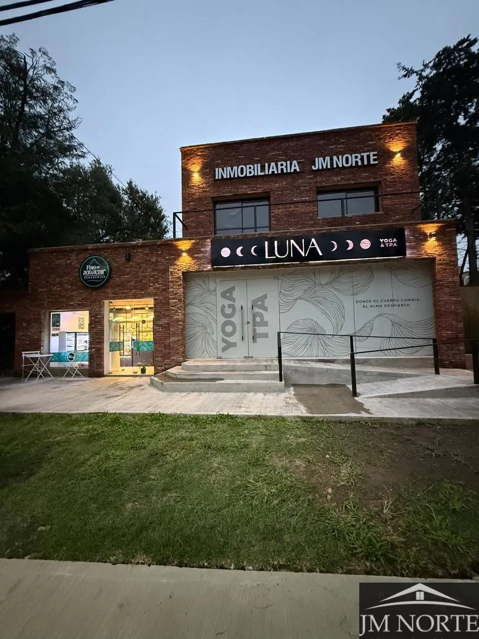 LOCAL COMERCIAL EN ALQUILER - EL TALAR DE MENDIOLAZA