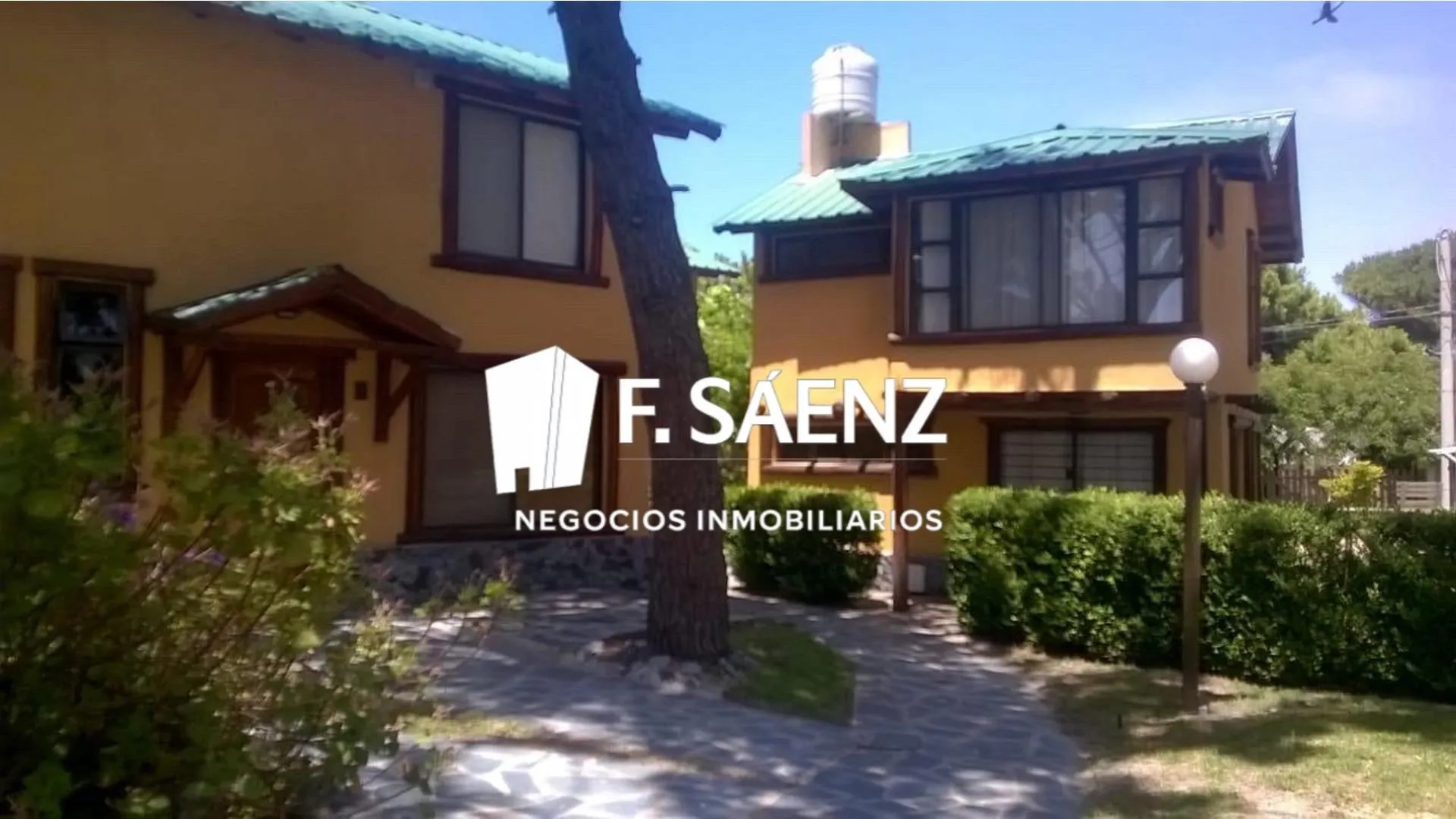 Duplex en venta 3 ambientes a metros del mar en Villa Gesell