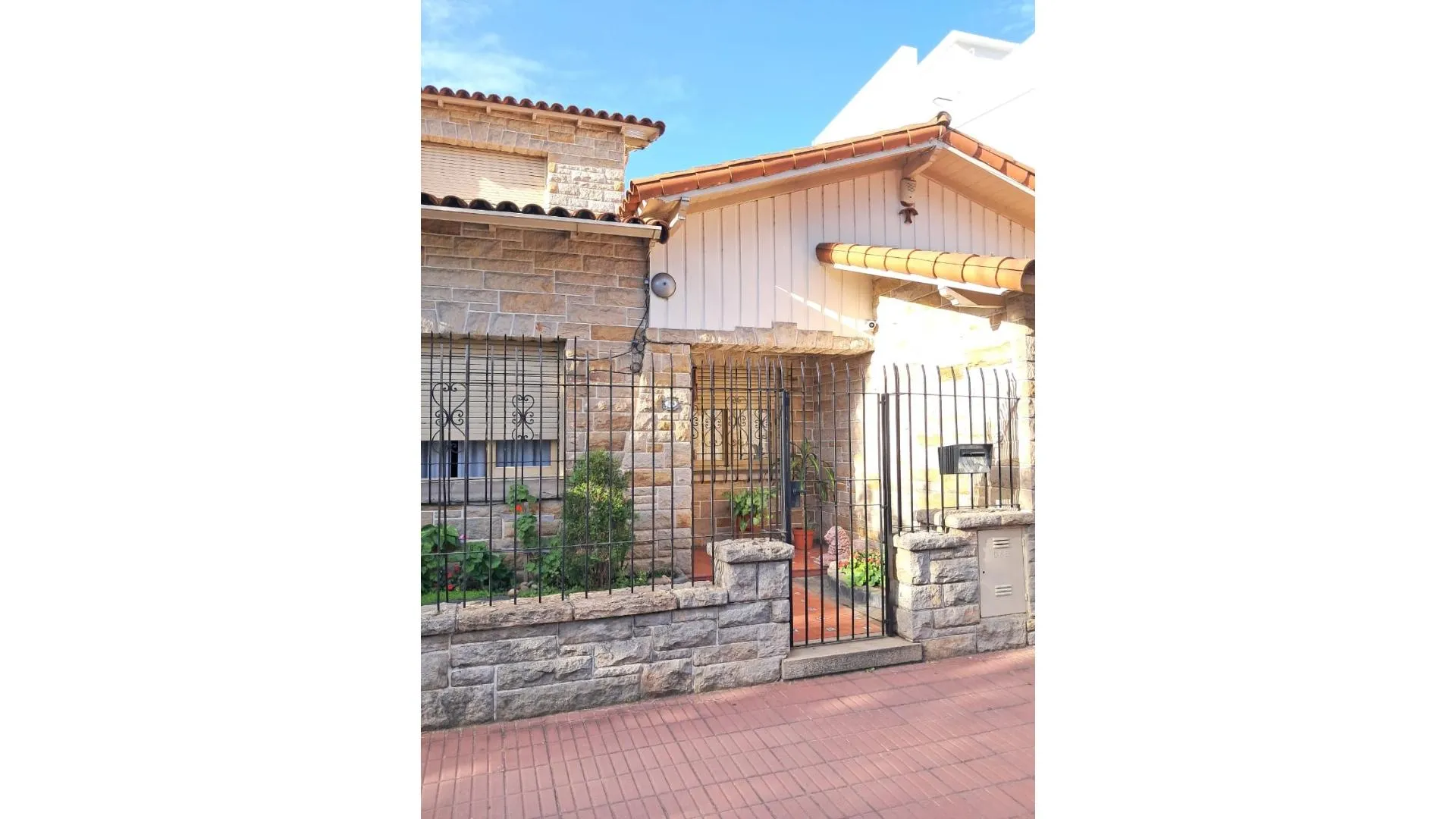 CASA a CUADRAS DE LA ESTACION EXCELENTE OPORTUNIDAD!!!!