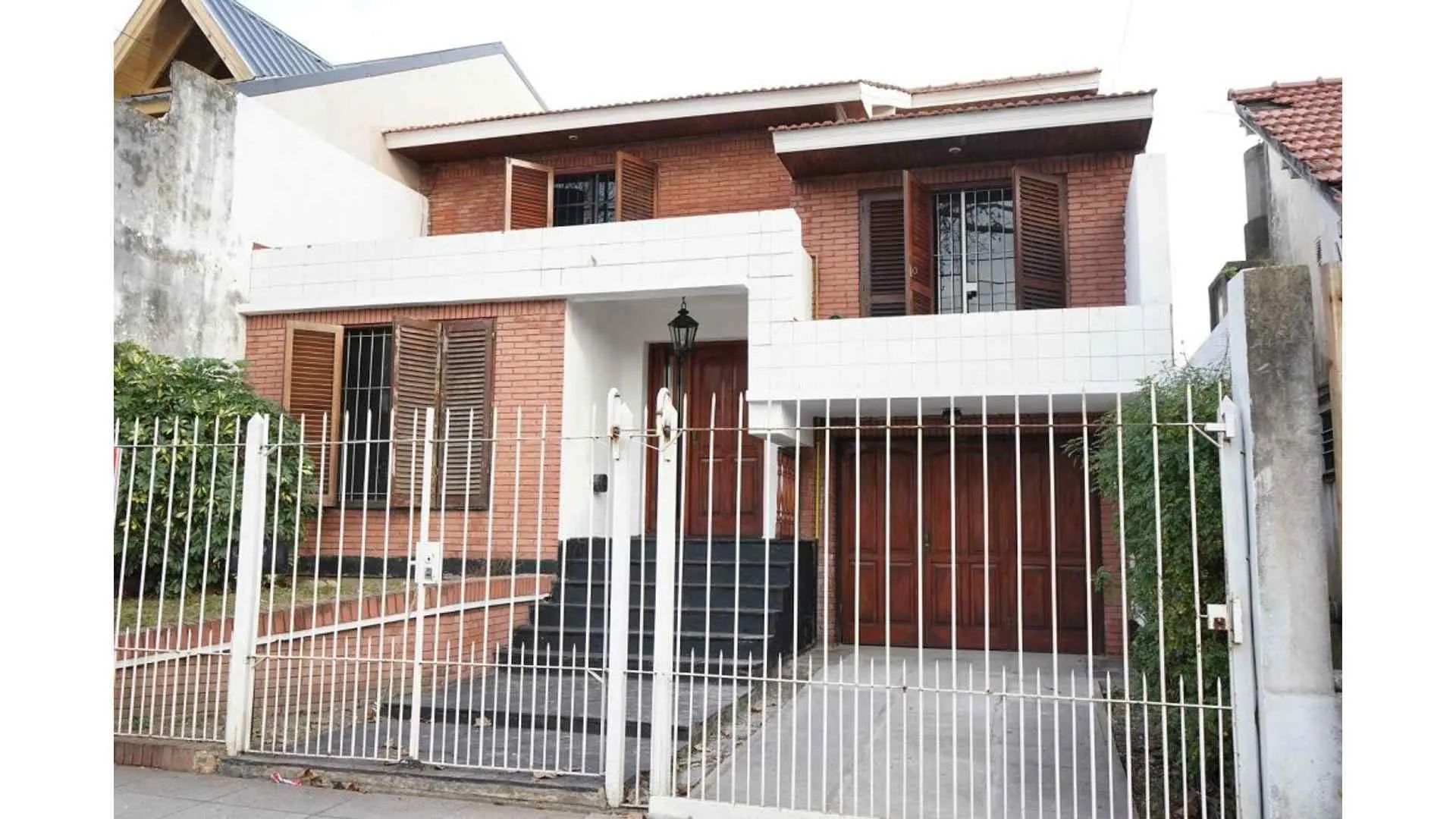 CHALET CON LOTE IMPORTANTE