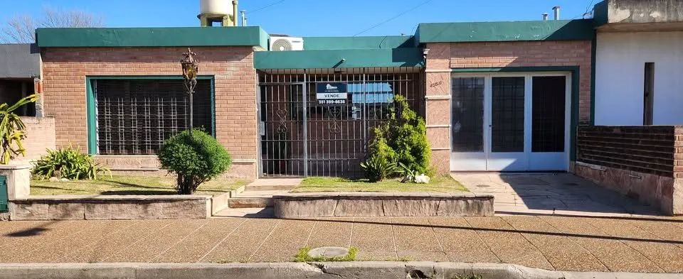 CASA EN VENTA PARQUE LICEO 1°