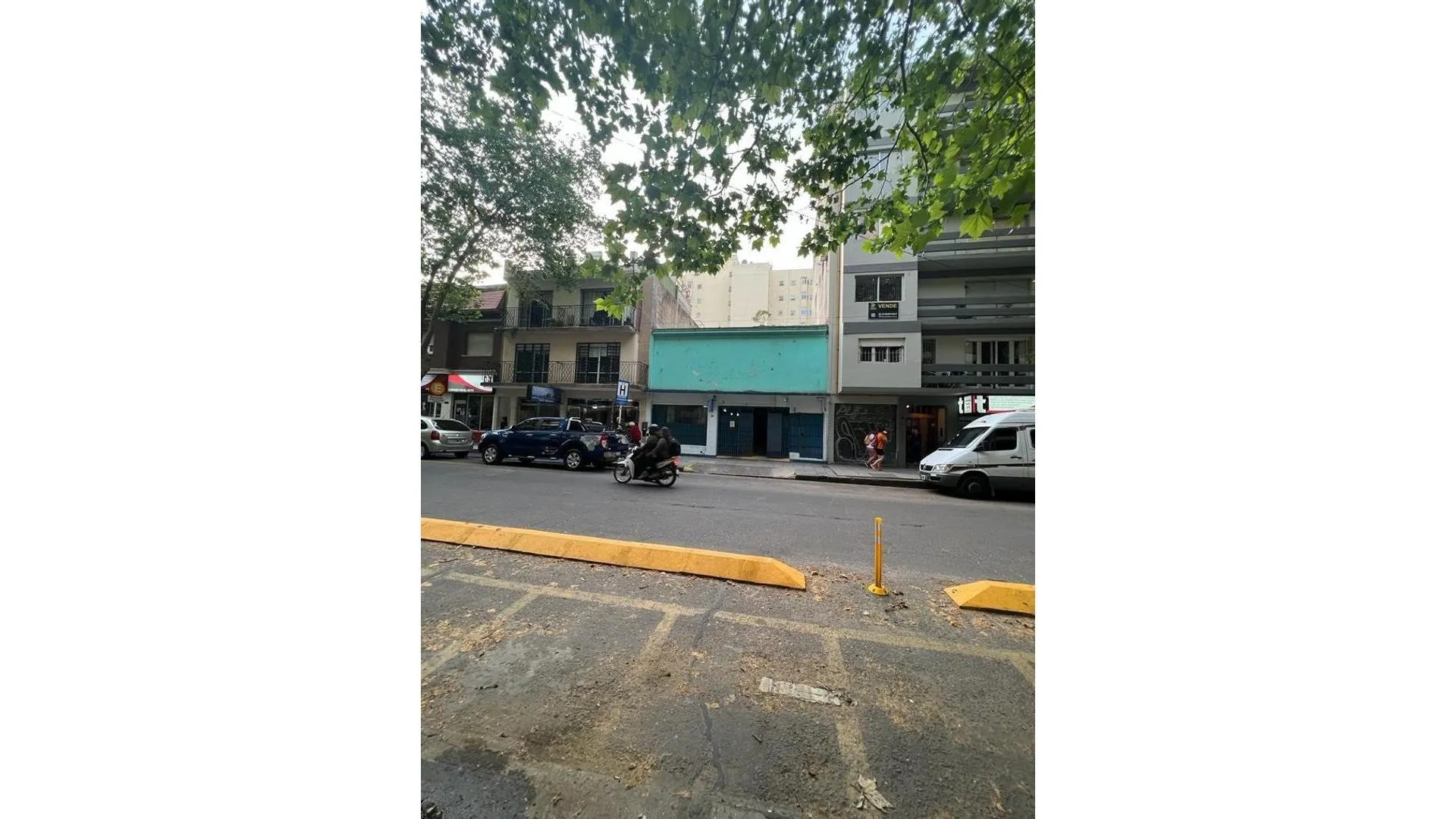 VENTA DE IMPORTANTE GALPON EN PLENO CENTRO