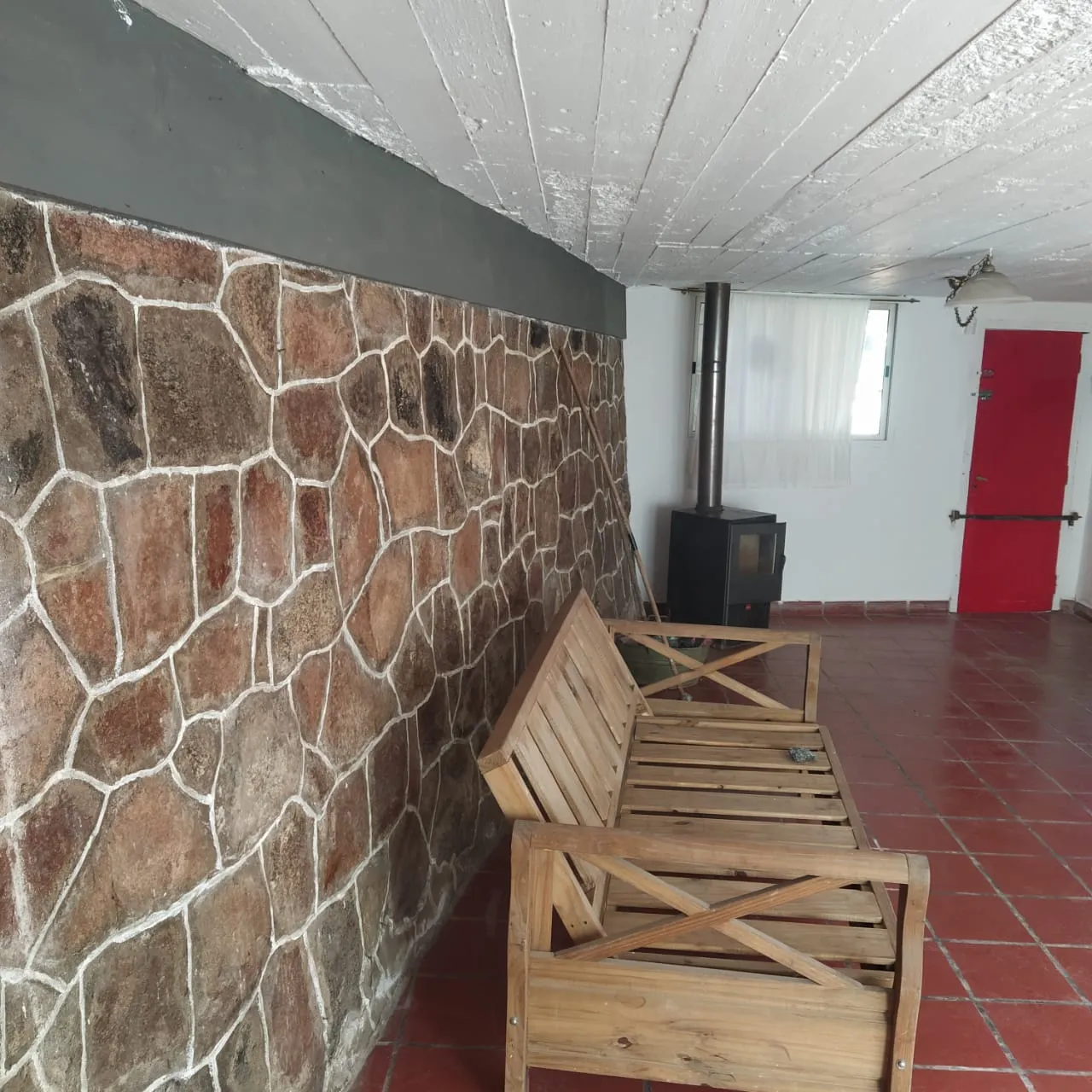 Amplia casa de 3 dorm 2 baños a 20 metros de Ruta E-53 km 30