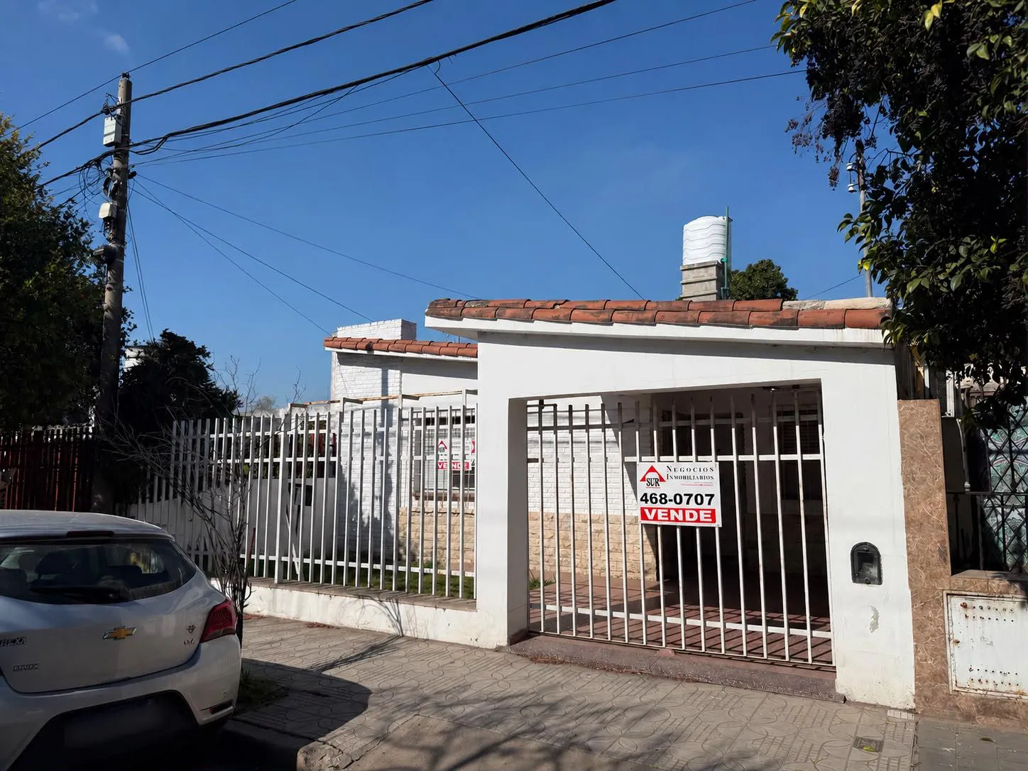 EXCELENTE CASA EN VENTA EN BARRIO PARQUE MONTECRISTO