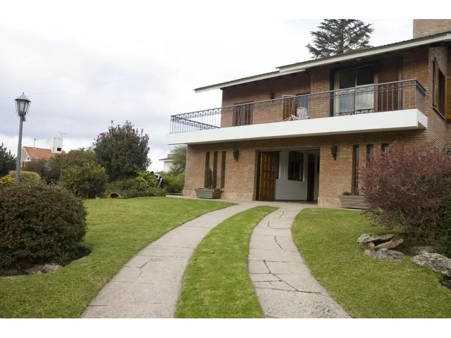 Exclusiva Casa en Colinas de San Antonio | 4 Dormitorios | Vista a las Sierras | A 1 Cuadra del Río