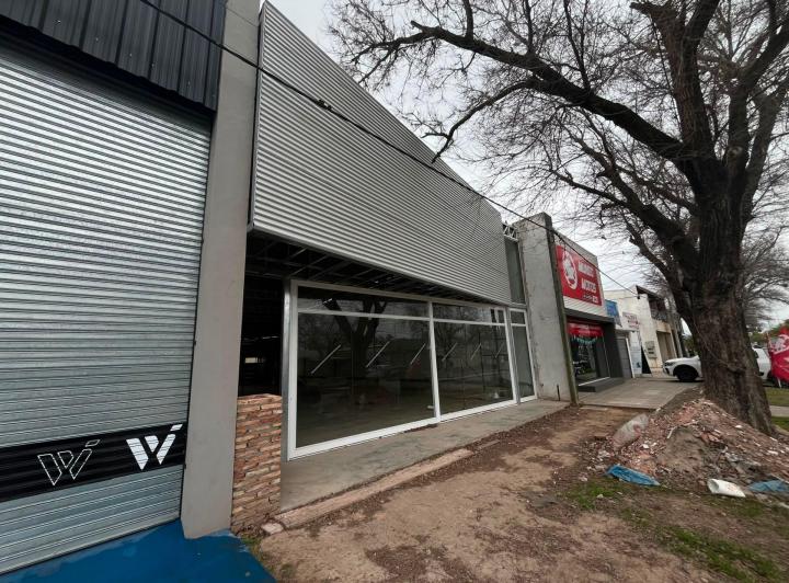 Local comercial · 231m²