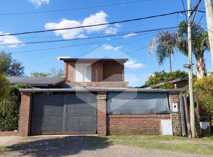 Casa · 165m² · 3 Dormitorios · 2 Cocheras