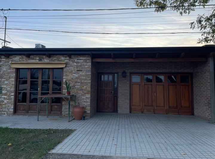 Casa · 265m² · 6 Ambientes · 2 Cocheras