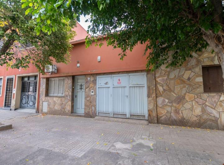 Casa · 92m² · 4 Ambientes · 1 Cochera