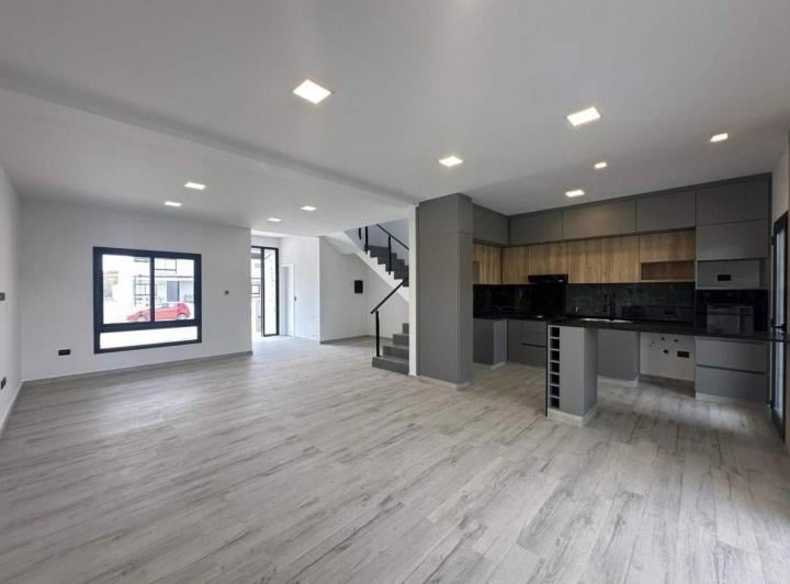 Casa · 179m² · 3 Dormitorios · 1 Cochera