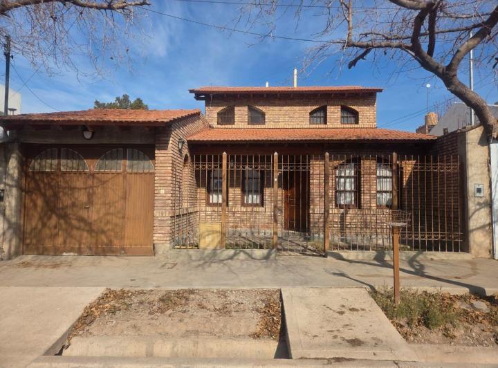 Casa · 100m² · 1 Cochera
