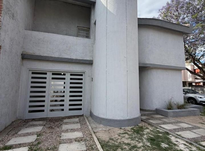 Casa · 110m² · 3 Dormitorios · 1 Cochera