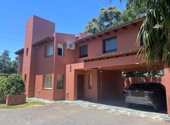 Casa · 164m² · 3 Ambientes · 2 Cocheras