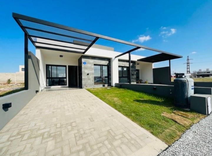 Casa · 115m² · 3 Ambientes · 1 Cochera