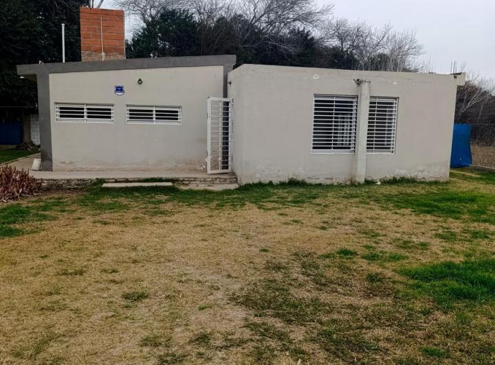Casa · 1000m² · 4 Ambientes · 2 Cocheras