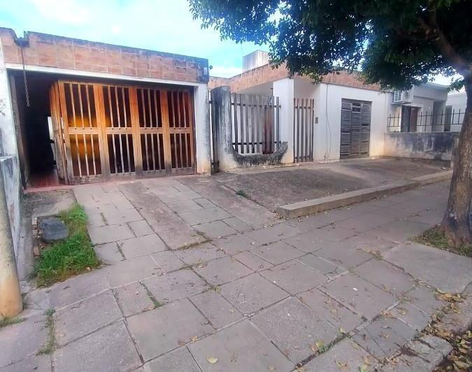 Casa · 165m² · 6 Ambientes · 1 Cochera