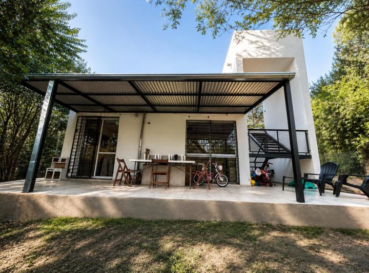 Casa · 95m² · 4 Ambientes · 2 Cocheras