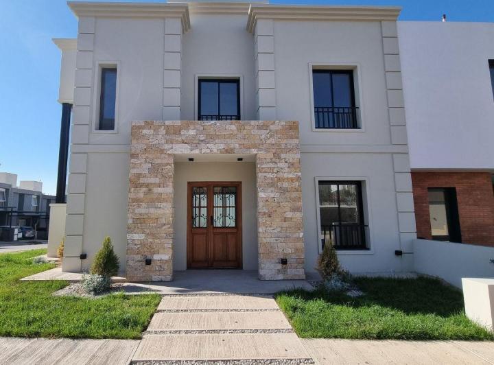 Casa · 172m² · 9 Ambientes
