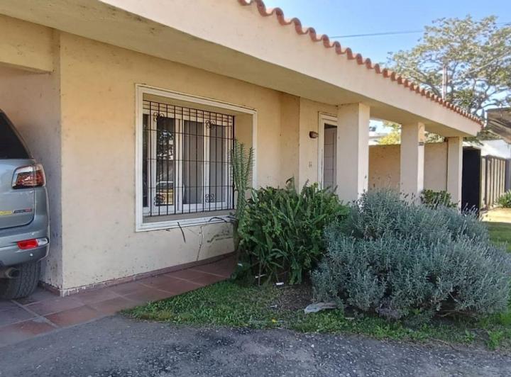 Casa · 220m² · 7 Ambientes · 1 Cochera