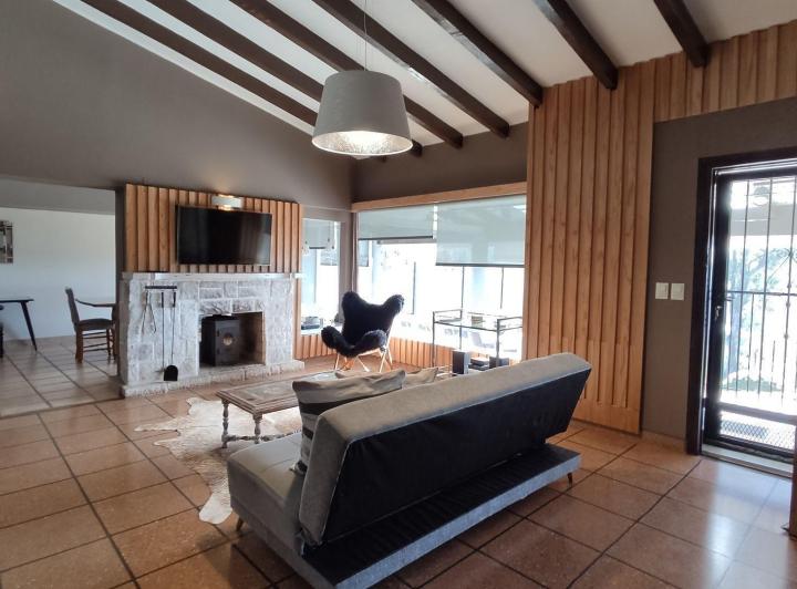 Casa · 221m² · 9 Ambientes · 4 Cocheras