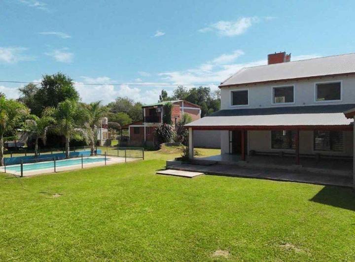 Casa · 230m² · 8 Ambientes