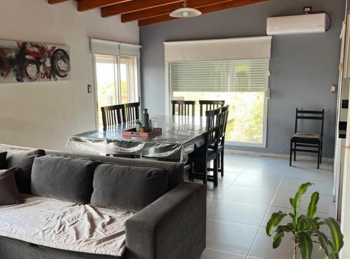 Casa · 250m² · 10 Ambientes · 2 Cocheras
