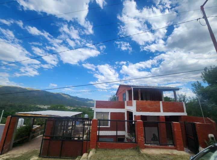 Casa · 123m² · 4 Ambientes · 1 Cochera
