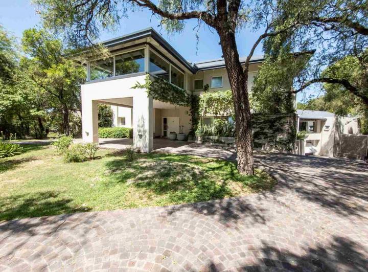 Casa · 780m² · 17 Ambientes · 3 Cocheras