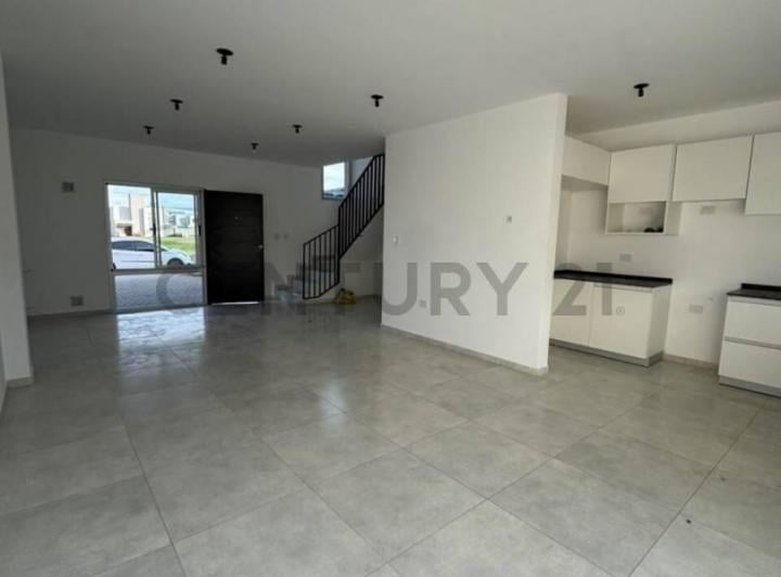Casa · 120m² · 4 Ambientes · 2 Cocheras