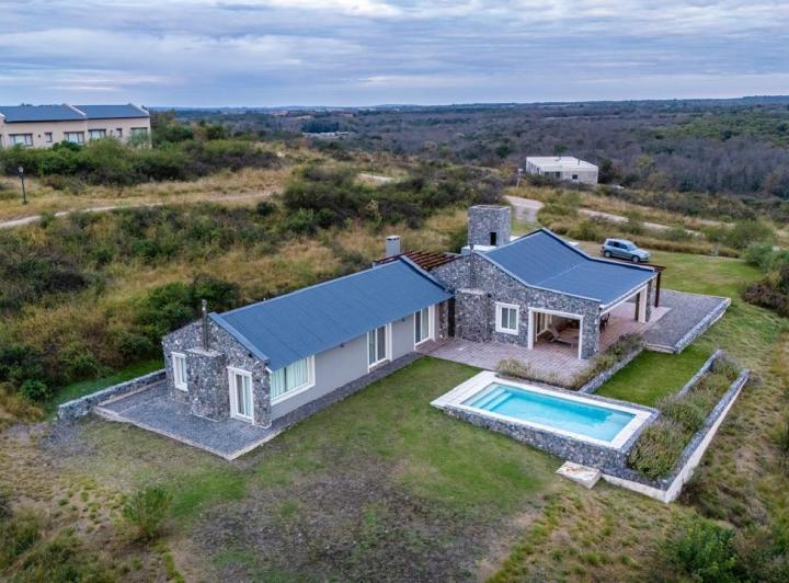 Casa · 270m² · 6 Ambientes · 1 Cochera